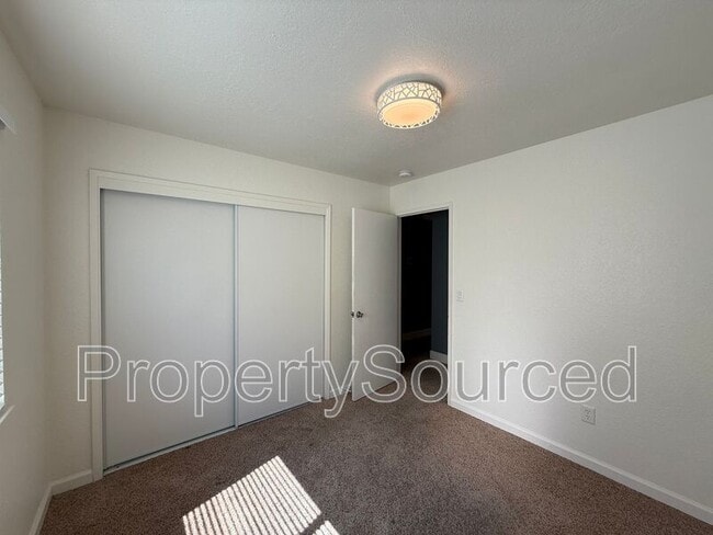 Building Photo - 856 Nottingham Dr
