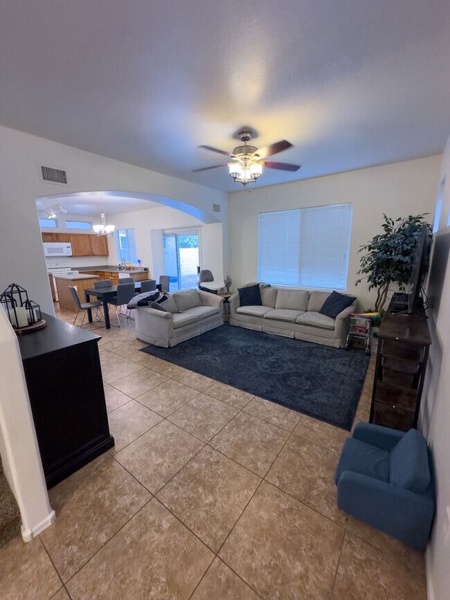 Building Photo - 3 bedroom 2 ba home in Gilbert!