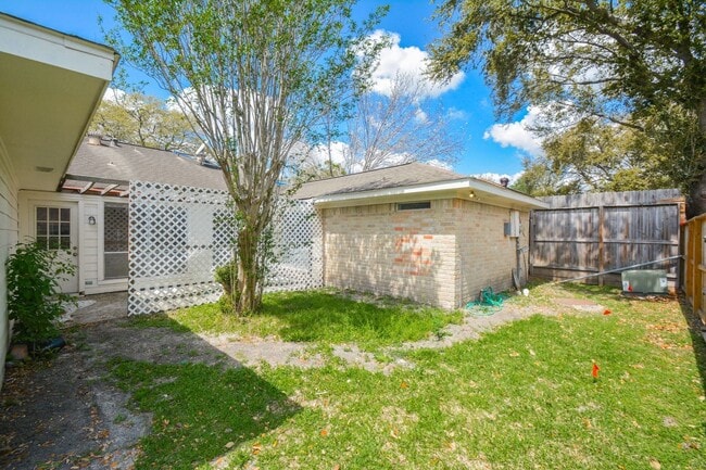 Building Photo - 10811 Vickijohn Ct