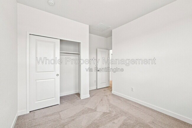 Building Photo - 15612 W Floyd Dr