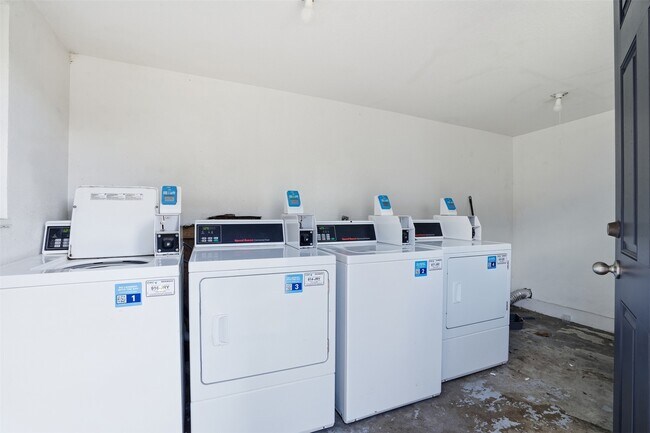 Building Photo - 201 S Kansas Ave