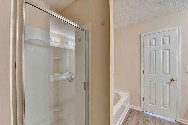 Building Photo - 310 Azalea Cir