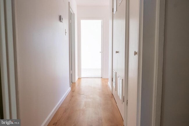 Building Photo - 2027 Barlowe Pl