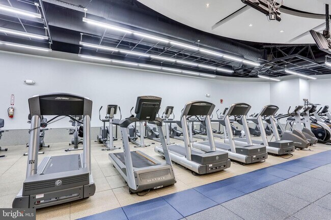 Building Photo - 1011 Arlington Blvd