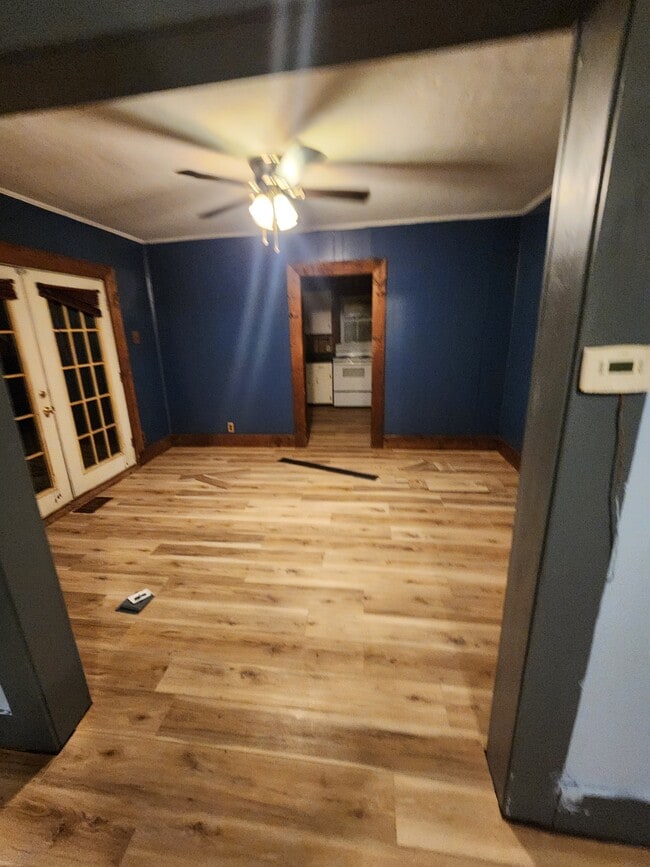 Building Photo - 717 Fourth St NE