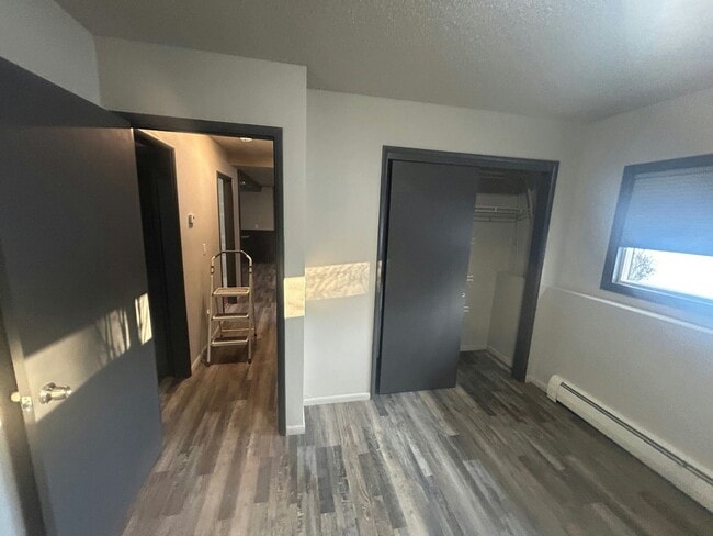 Building Photo - 2011 Salem Ct