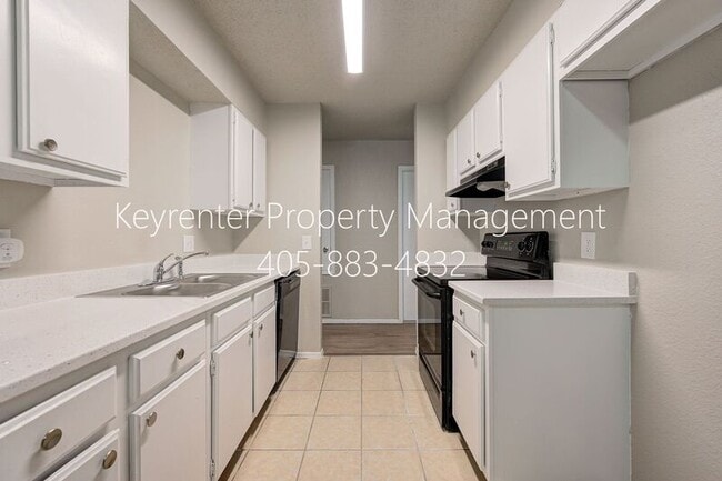 Building Photo - 313 Belmont Dr
