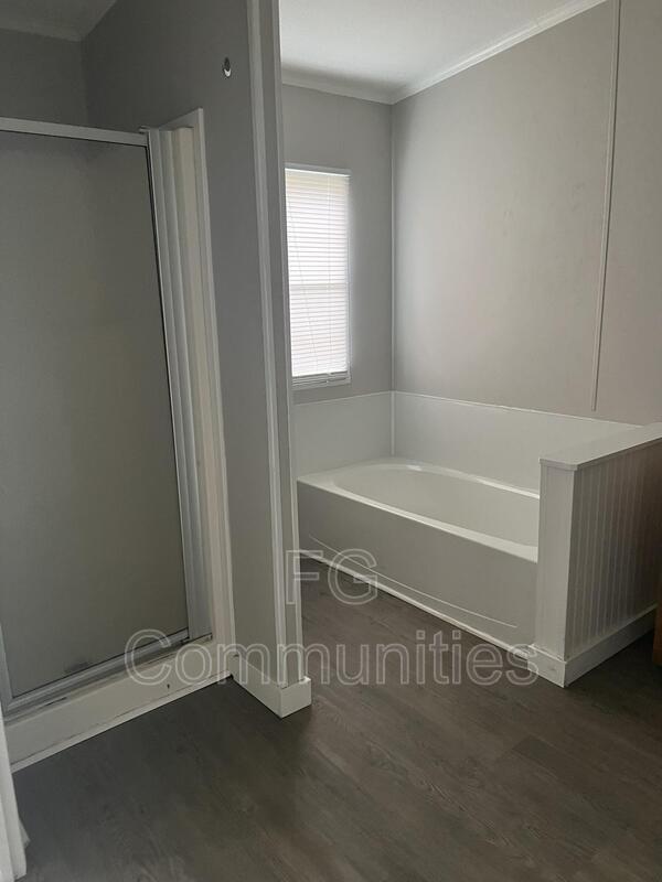 Building Photo - 1547 Race Path Church Rd