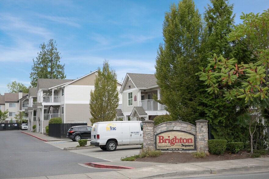 Building Photo - 10122 9th Ave W
