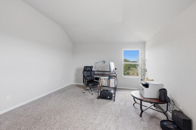 Building Photo - Bright & Airy Living Near Lackland AFB