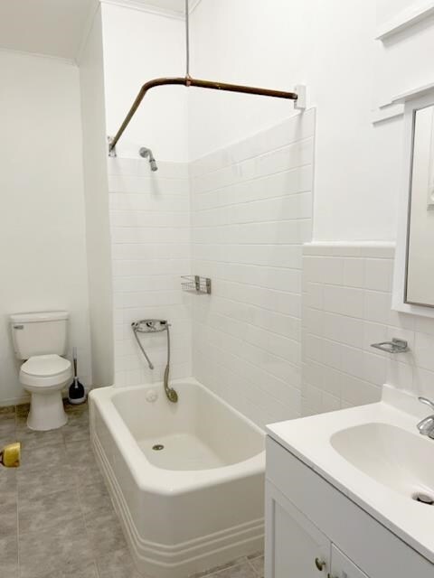 Building Photo - 404 67th St