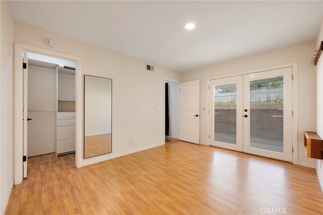Building Photo - 8231 Deerfield Dr