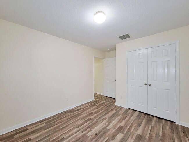 Building Photo - 12835 Regal Oaks Bend Ln