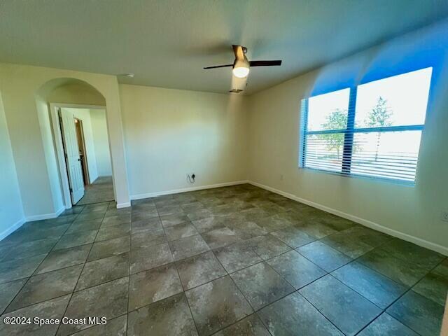 Building Photo - 428 Coyote Dr