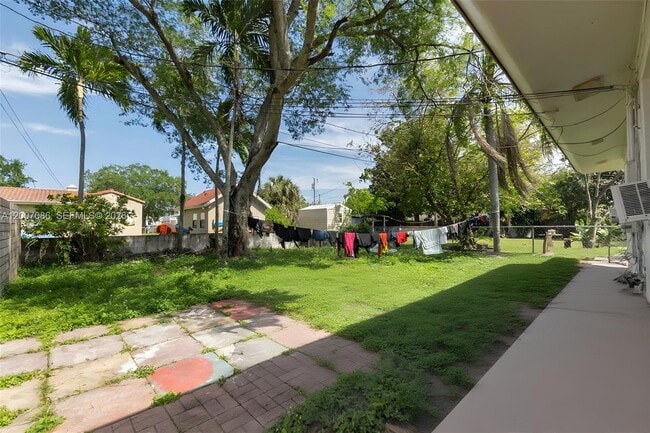 Building Photo - 923 N 17th Ave