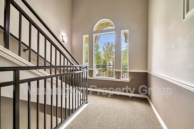 Building Photo - 4144 Fountainside Ln