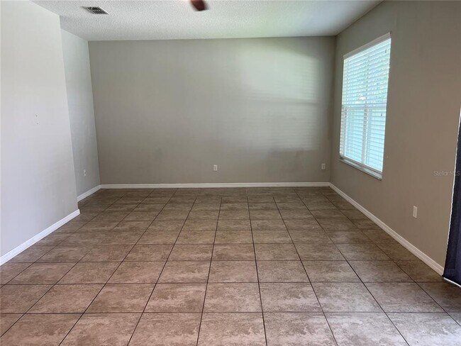 Building Photo - 4850 Poolside Dr