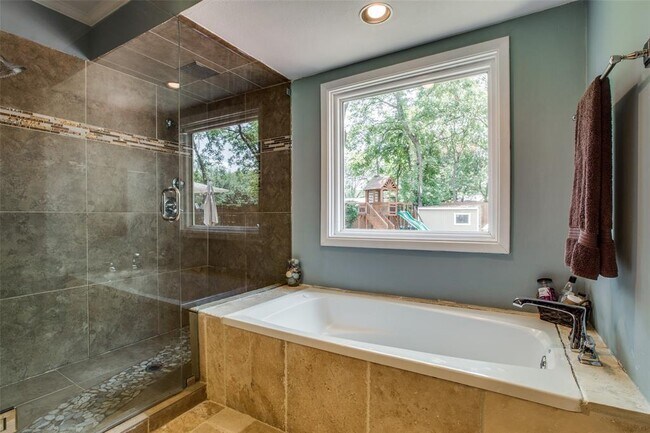 Building Photo - 6006 Boca Raton Dr