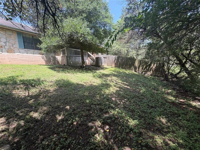 Building Photo - 11101 Oak Branch Dr