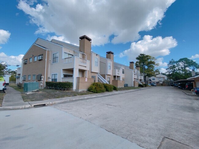 Building Photo - 7900 Bissonnet St