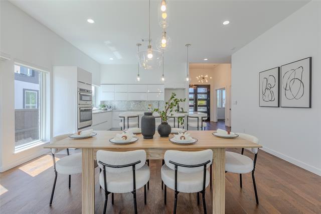 Building Photo - 9742 Sunset Dr