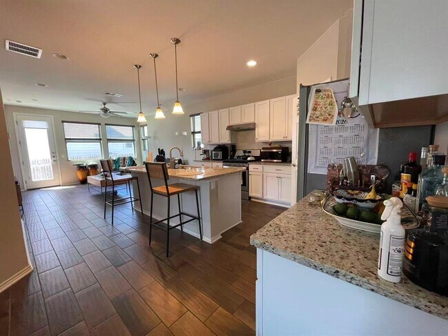 Building Photo - 15200 Wallaby Wy