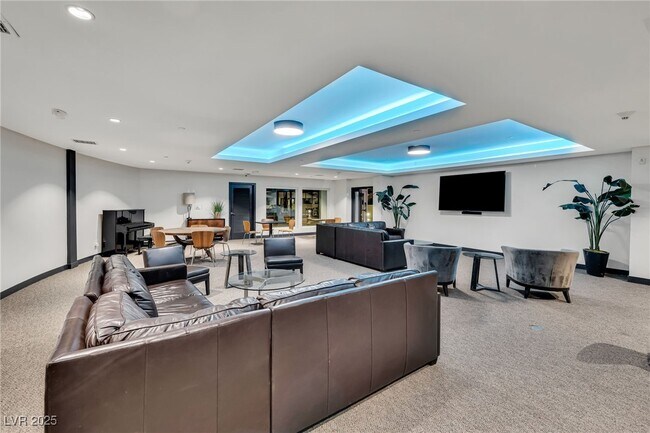 Building Photo - 8925 W Flamingo Rd