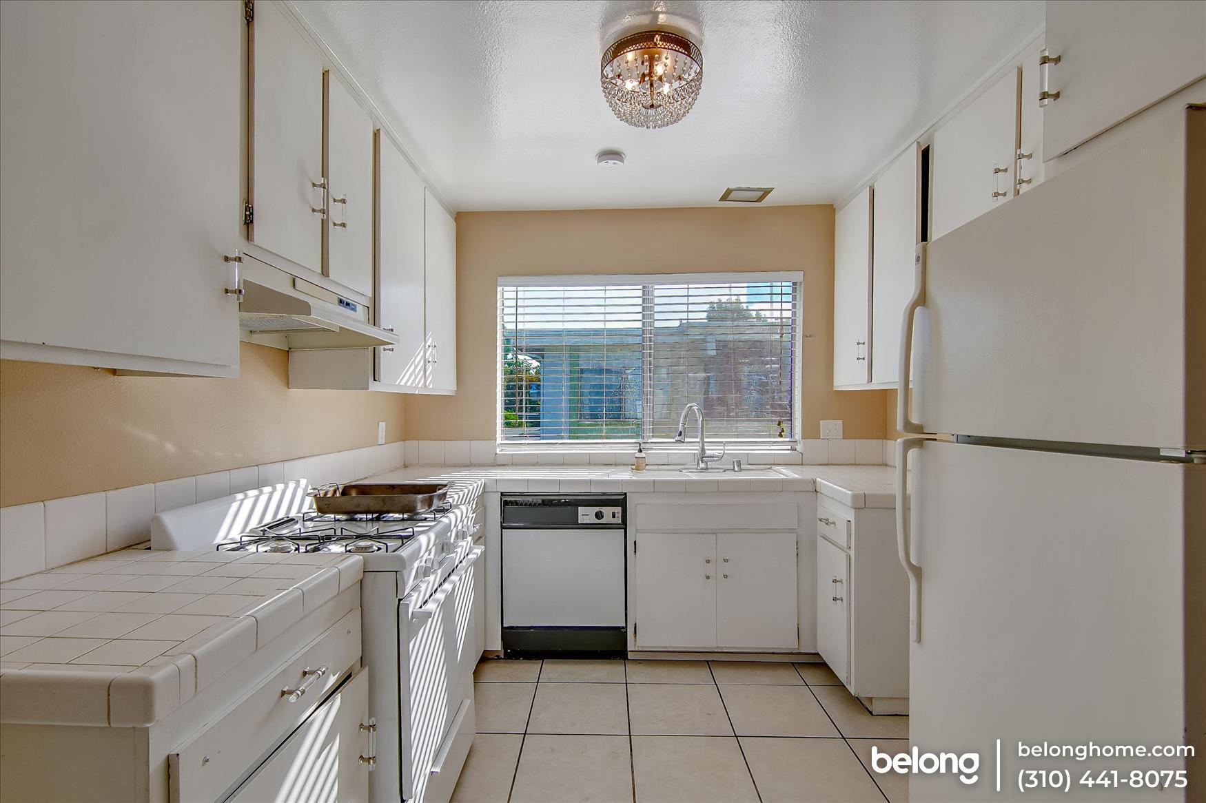 Building Photo - 16755 Parthenia St