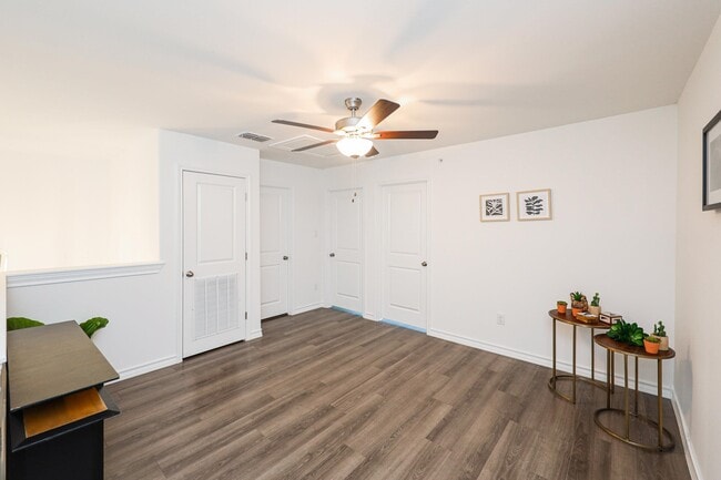 Building Photo - 9903 Bijan Dr