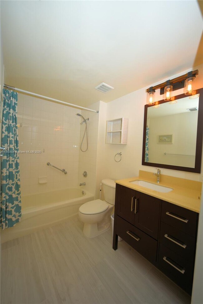 Building Photo - 50 Menores Ave