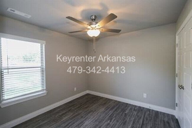 Building Photo - Awesome home with great location in Rogers
