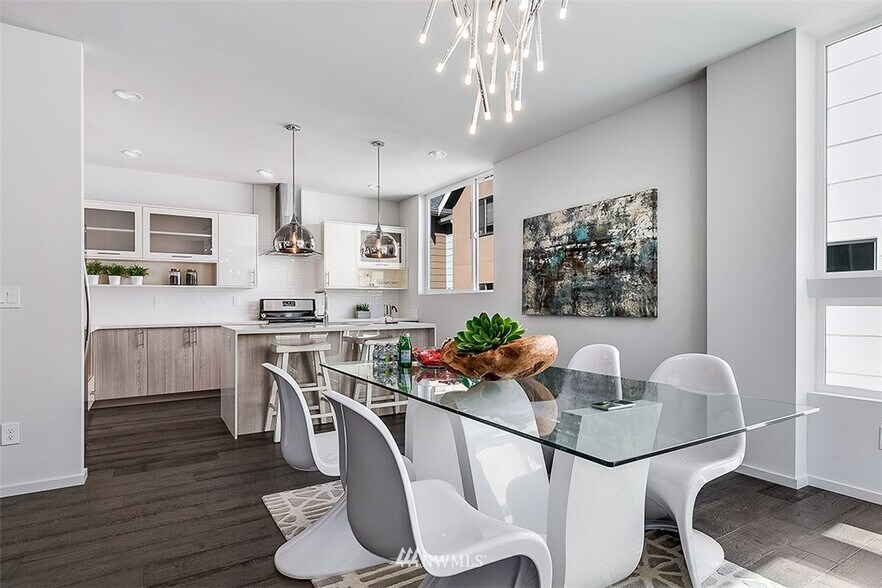 Building Photo - 730 26th Ave S