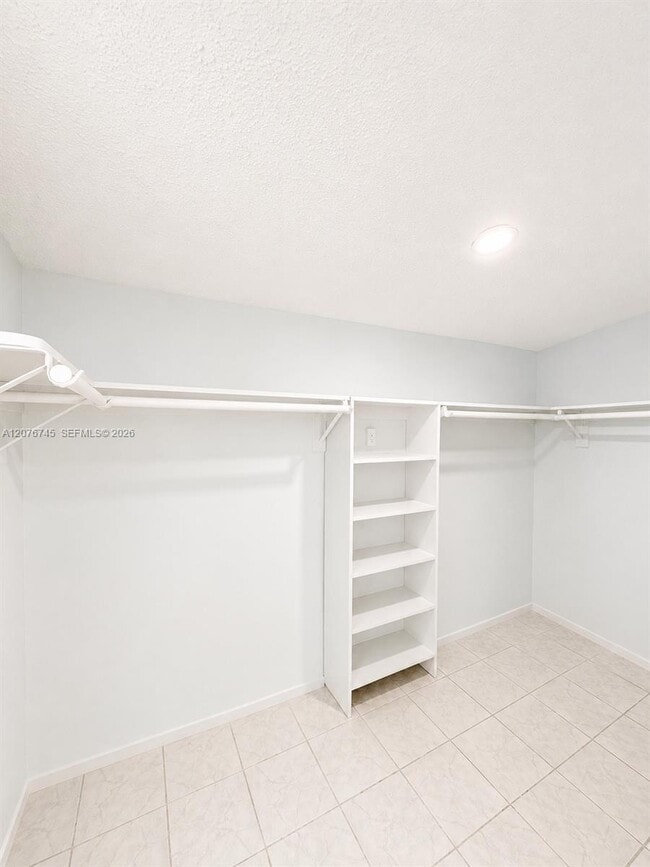 Building Photo - 3011 SW 117th Ave