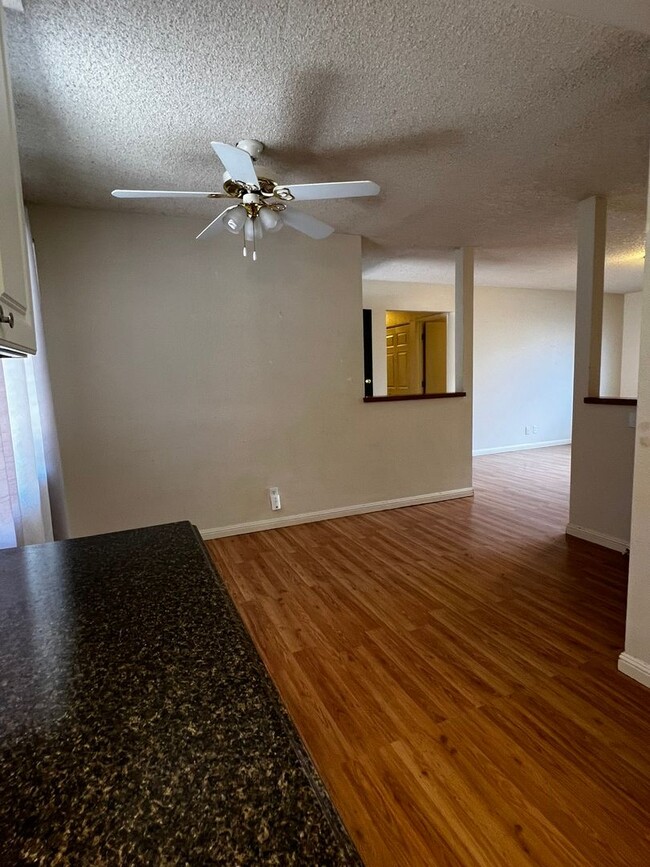 Building Photo - 2950 Harding Cir