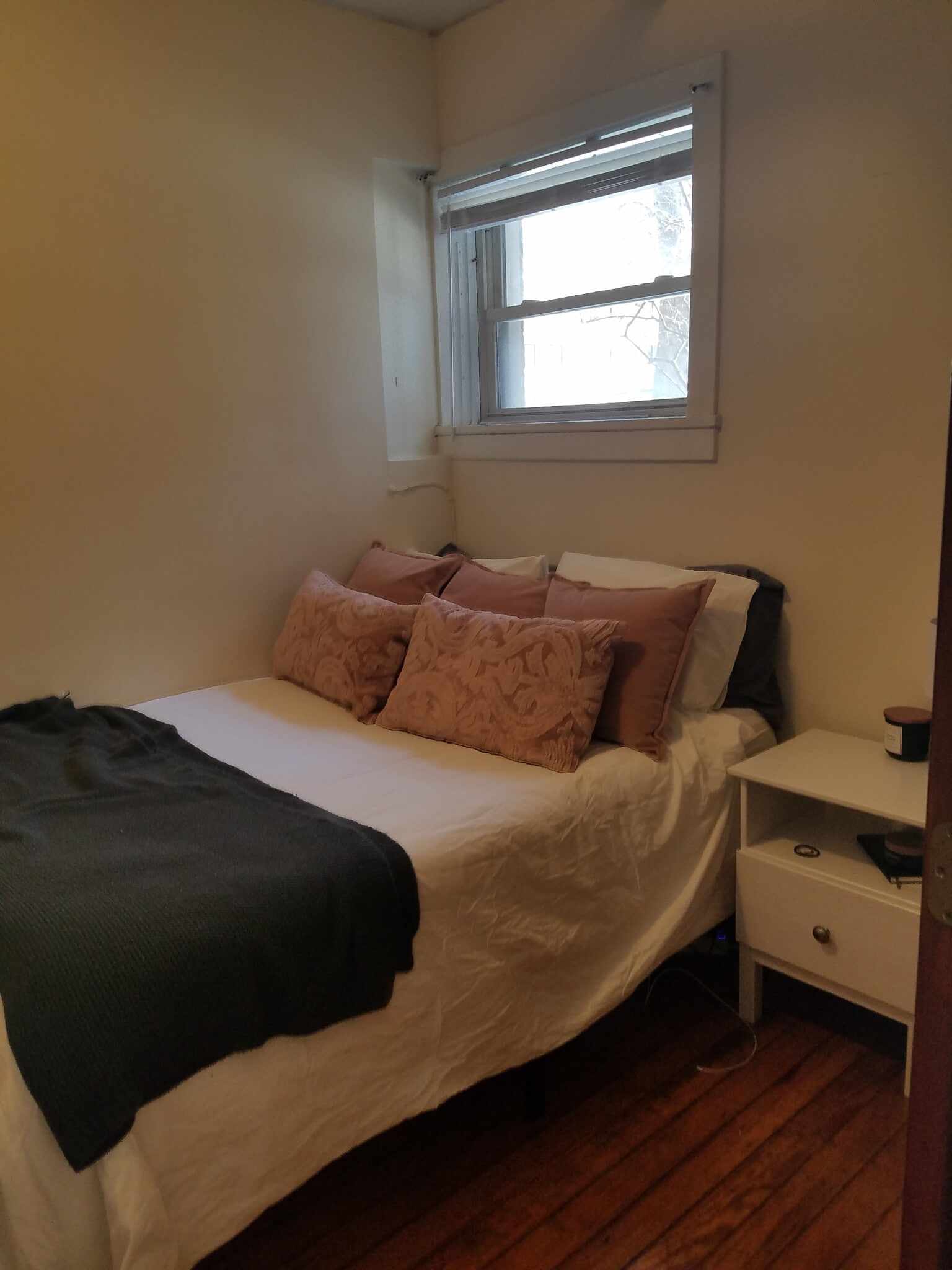 Bedroom - 1228 W Columbia Ave