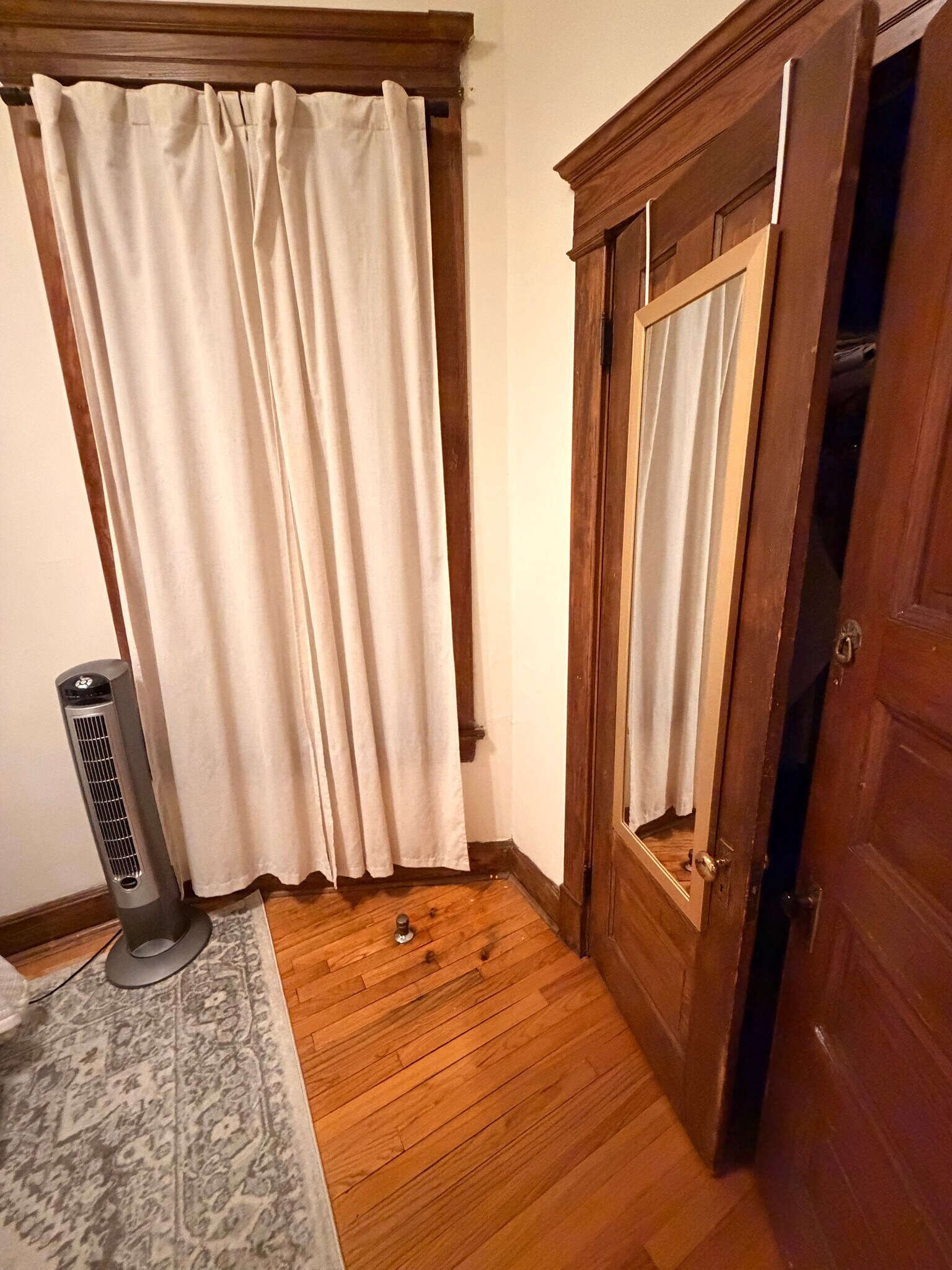 Building Photo - 1037 N Damen Ave