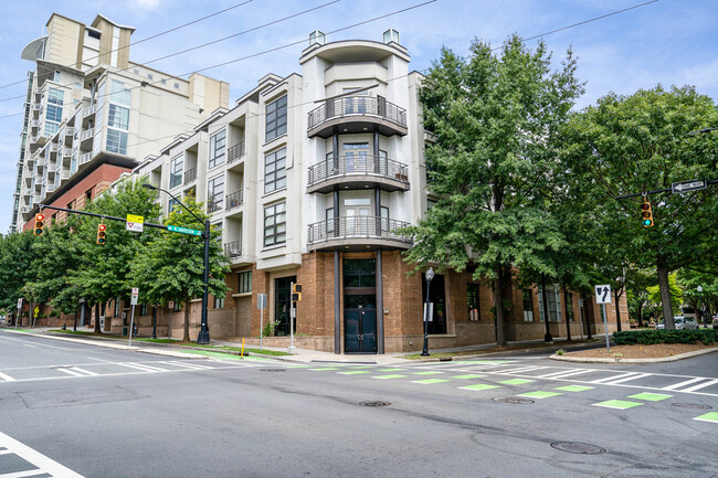 Exterior of the Court 6 condo building. - 525 E 6th Street