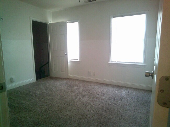 Building Photo - 2413 Ashby St