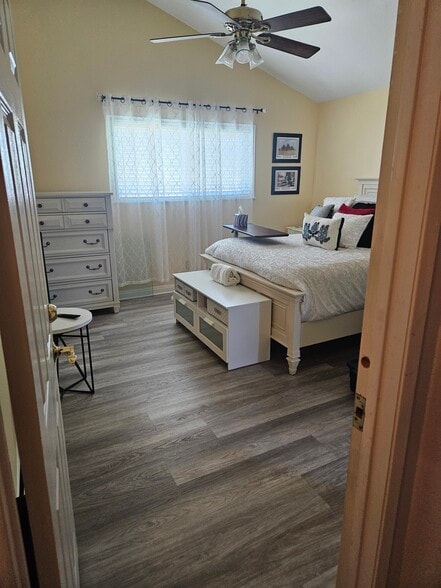 3bedroom & bathroom - 4195 Kingsley St