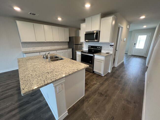 Building Photo - 317 Denison Dm