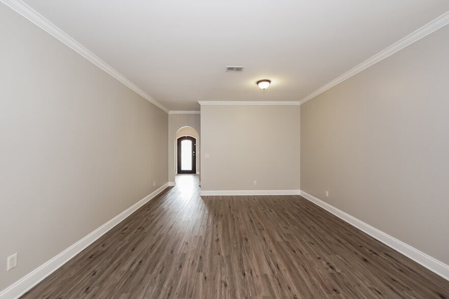 Building Photo - 1140 Overlook Dr