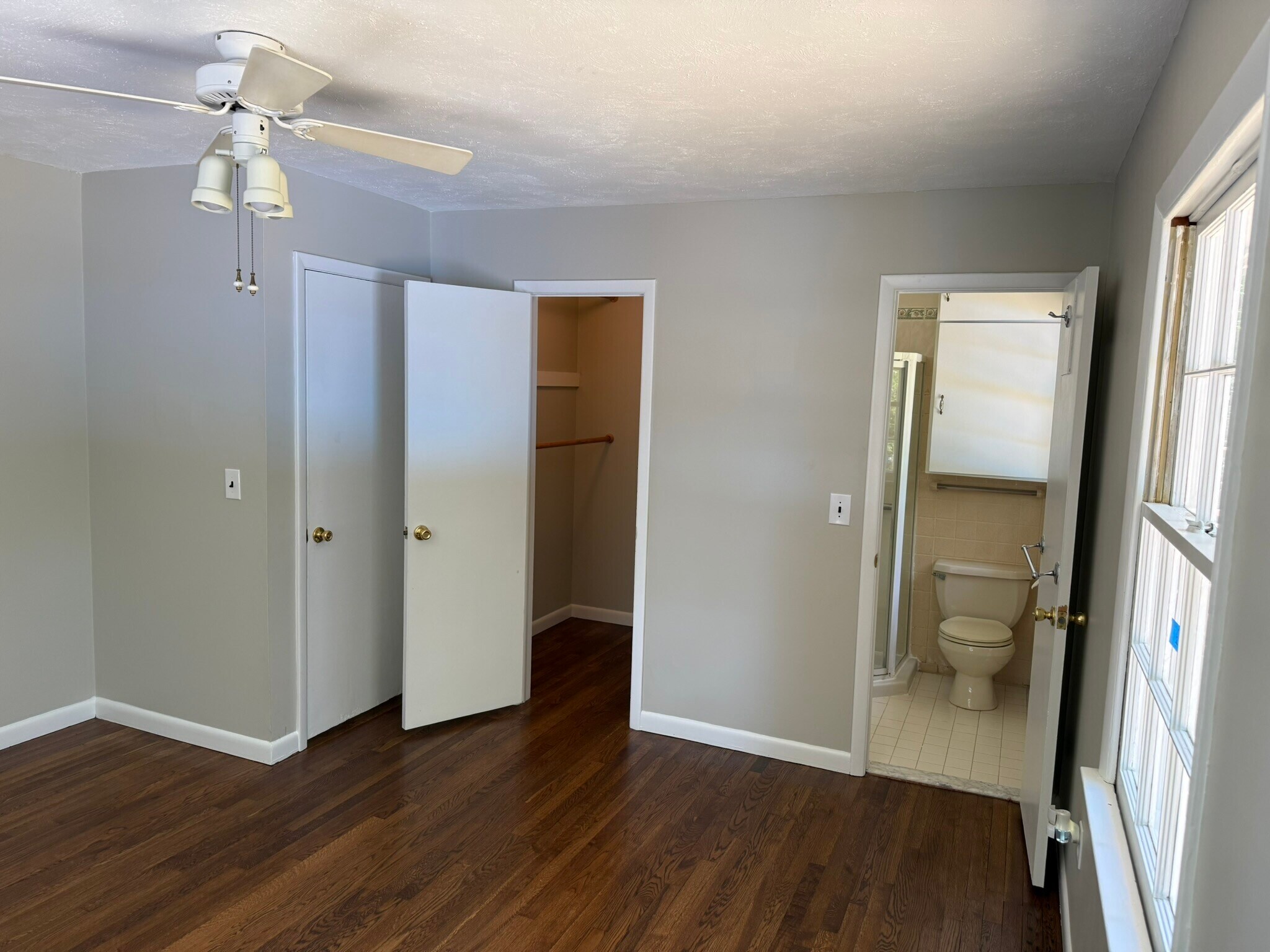 Bedroom - Master with full bathroom - 38 Nursery St