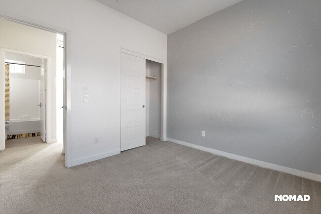 Building Photo - Luxury Townhome in Solaire/Old Creek Ranch...