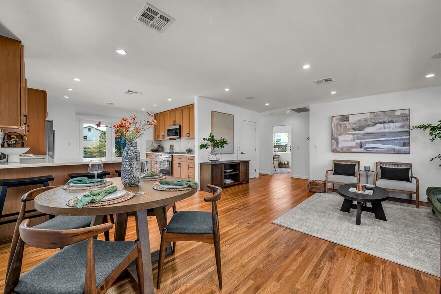 Building Photo - 616 W Ellis Ave