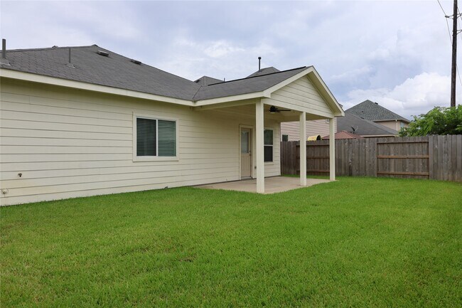 Building Photo - 24715 Hikers Bend Dr