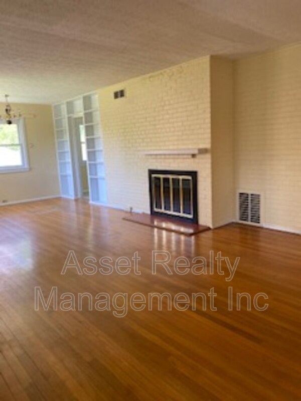 Building Photo - 150 Outer Dr