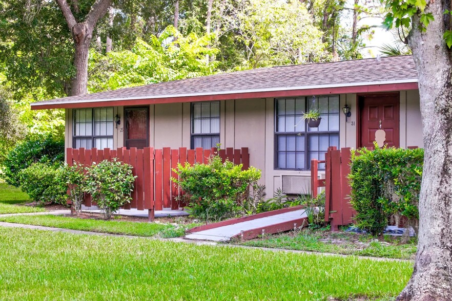 Primary Photo - Camellia Court Apartments