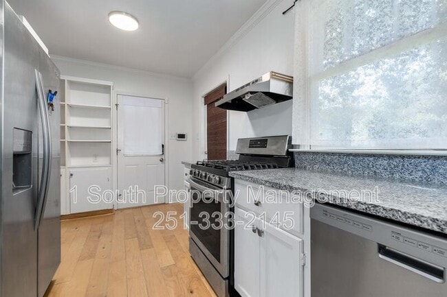 Building Photo - 5259 Border Dr S