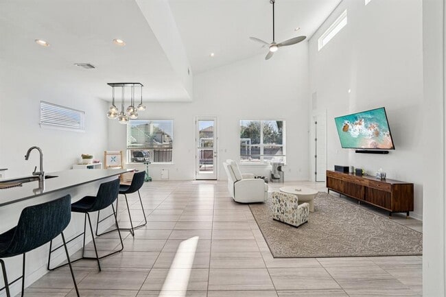 Building Photo - 7113 Garnet Mill Ln