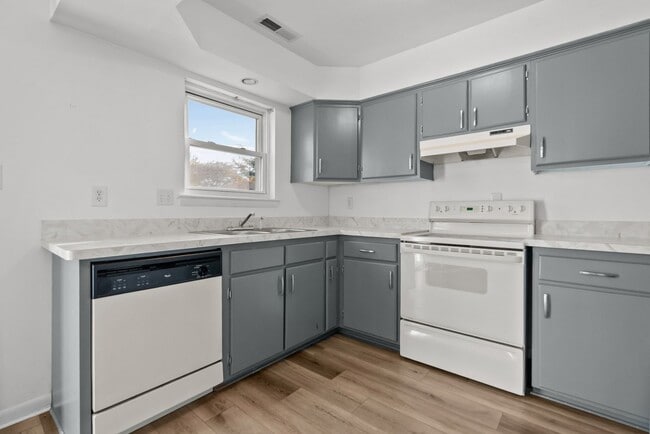 Building Photo - House for Rent in Virginia Beach!